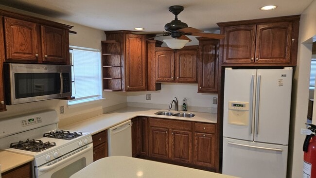 Photo - 5941 Plumwood Ln