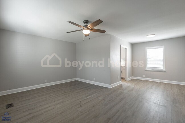 Photo - Beautiful and Newly Renovated 3 bedroom / ...