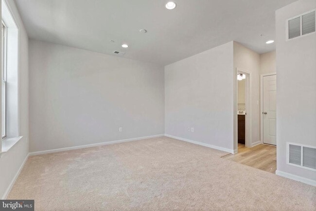 Photo - 1727 Evansberry Dr