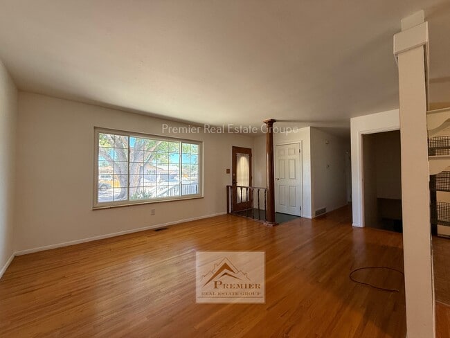 Photo - 104 Fordham St