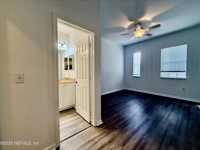 Photo - 10075 Gate Pkwy Unit 1912