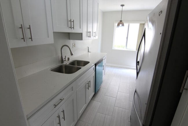 Photo - 1825 Glendon Ave