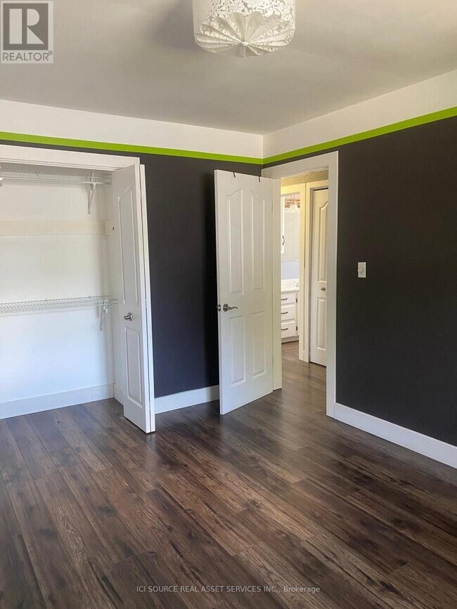 Photo - 2972 Grandview St