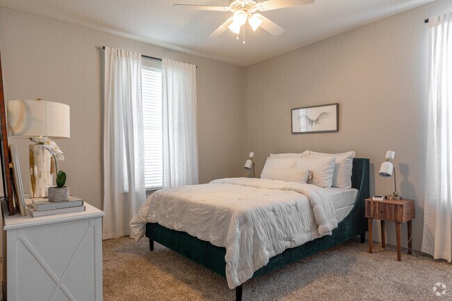 2BR, 2BA - Master Bedroom
