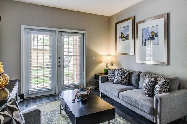 Living Area - Lago Del Mar