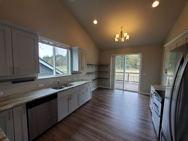 Photo - Beautiful Newer 4 Bedroom In Tahoma Terra Neighborhood!