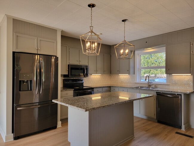 Photo - 819 Fruitville Pike