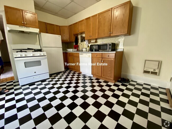 Building Photo - 44 Florence St Unit 2 Rental