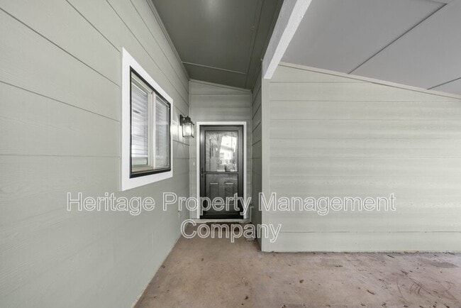 Photo - 784 Hill Top Dr