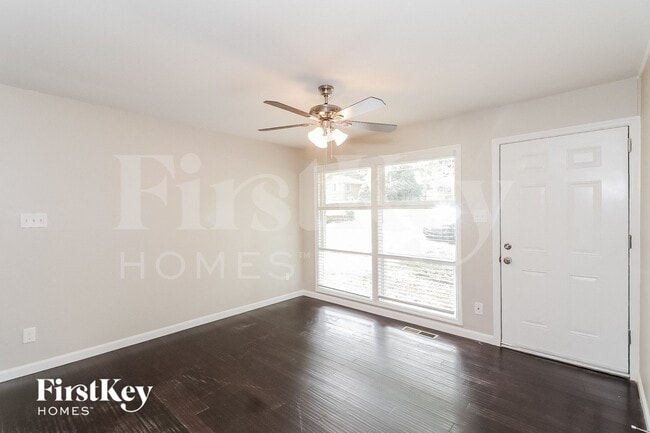 2296 Lakewood Dr NW