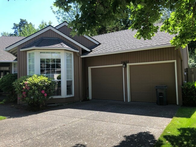 Photo - 5538 Royal Oaks Dr
