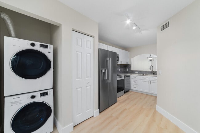 Building Photo - 3750 N Jog Rd Unit 105 Rental