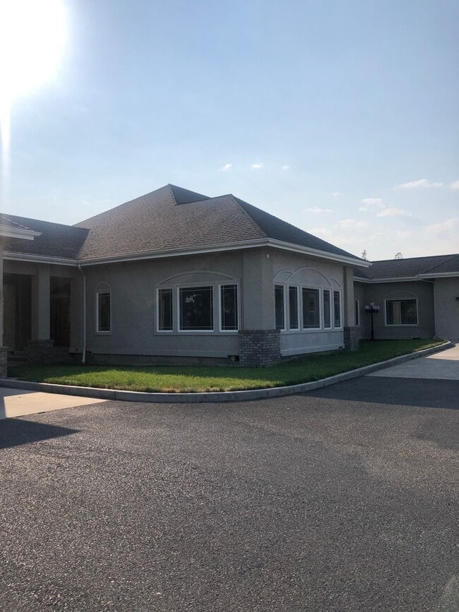 Photo - Spacious Redmond Estate on 14 Acres – 4,300+ Sq Ft, Pastures, 4-Car Garage