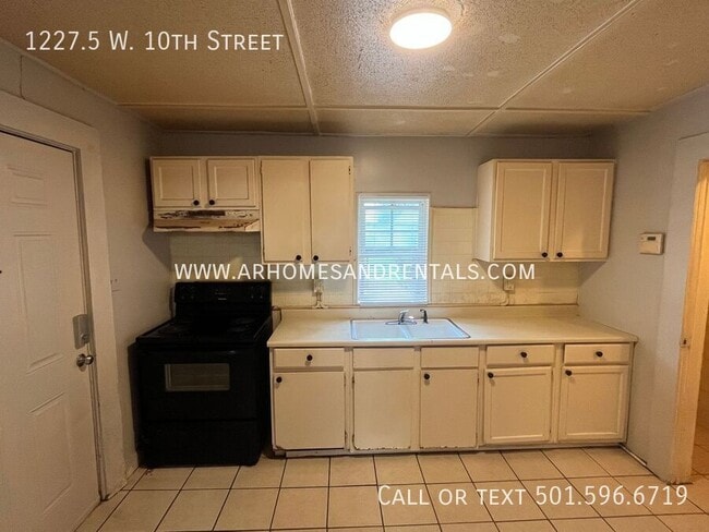 Photo - 1227.5 W 10th St