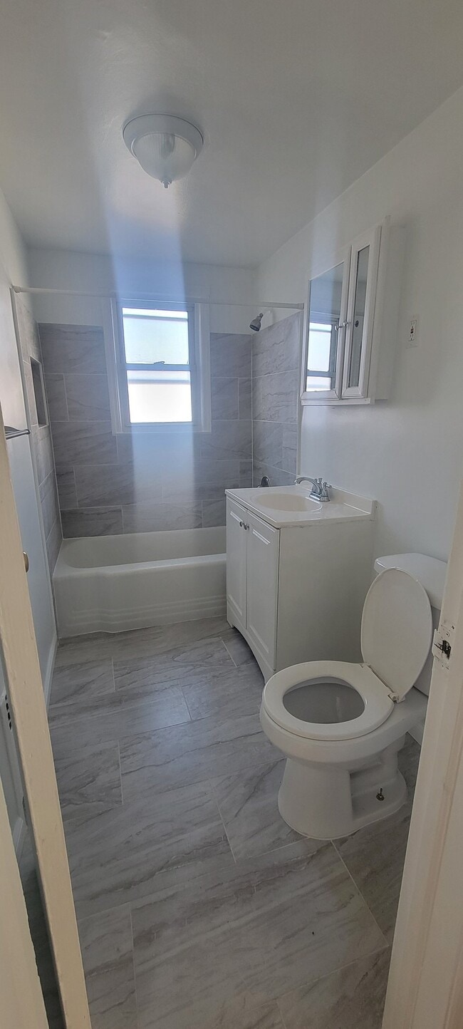 Photo - 135 Davenport Ave Unit # 2