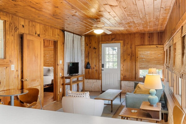 Photo - 200 Woodcreek Dr Apartment Unit ID1254585P