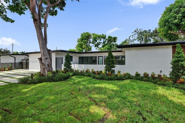 Photo - 1931 NE 186th Dr