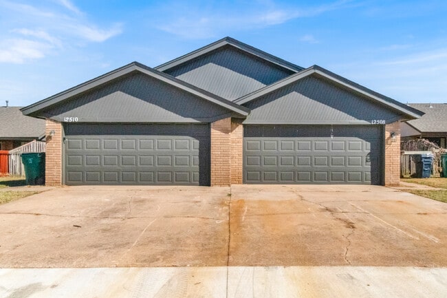 Photo - 12508 Abbotts Way
