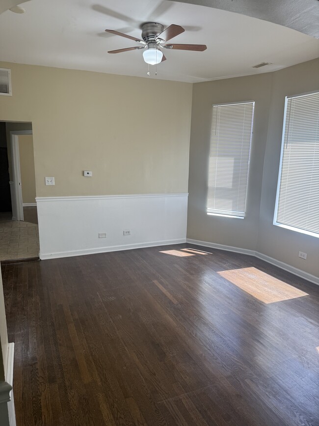 Photo - 5437 S Laflin St Unit 1F