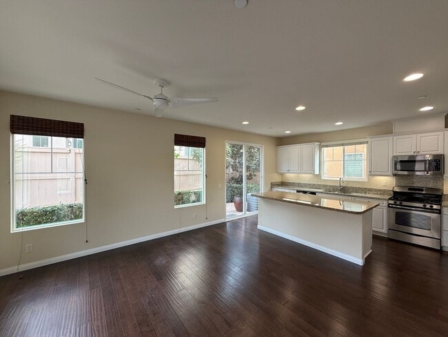 Photo - Great 3B/2.5BA House in Gated San Elijo Hills Community!