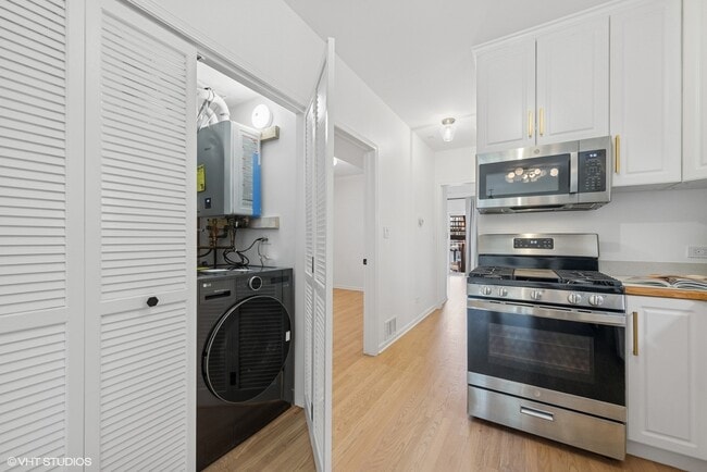 Photo - 1064 N Marshfield Ave