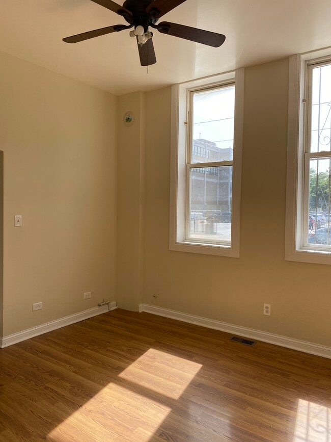 Living room - 3258 W 23rd St Unit 1R