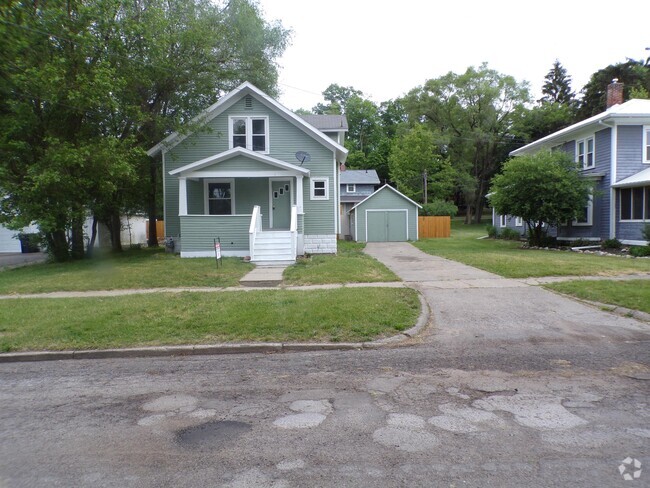 Building Photo - 1 Howder St Rental