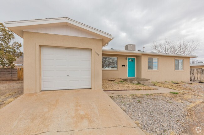 Building Photo - Bright & Inviting 3 Bed 1 Bath Home - Feat...