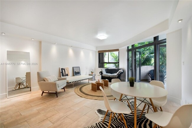 Building Photo - 181 Crandon Blvd Unit 104