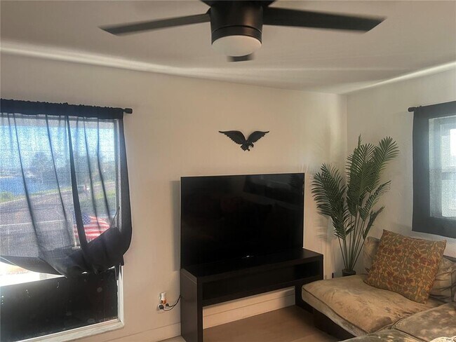 Photo - 11430 3rd St E Unidad 3