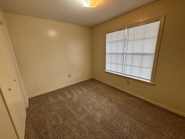 Photo - 1810 S Erie, Apt 1-4 Unidad 1810 S Erie, Apt 3
