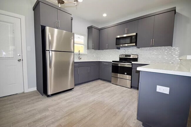 Photo - 1412 N Iris St Unit 2