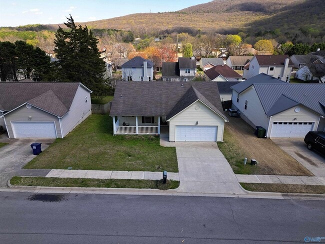 Photo - 193 Hollington Dr NE