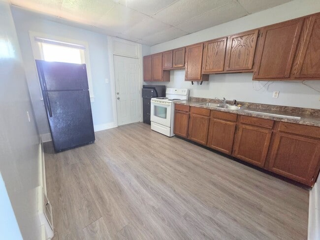 Photo - 1141 Kinnaird Ave