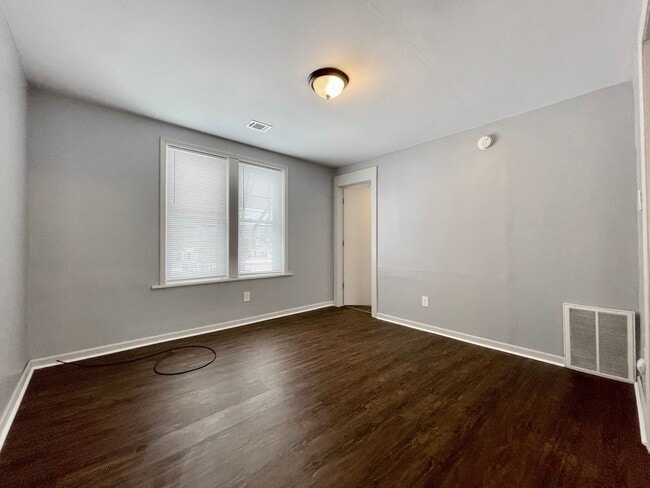 Photo - One Bedroom Duplex in Muskegon - All Utilities Included!