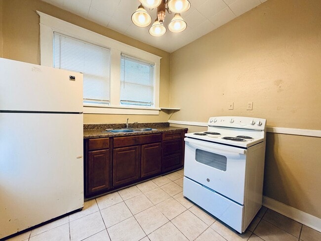 Photo - 831 Maury St