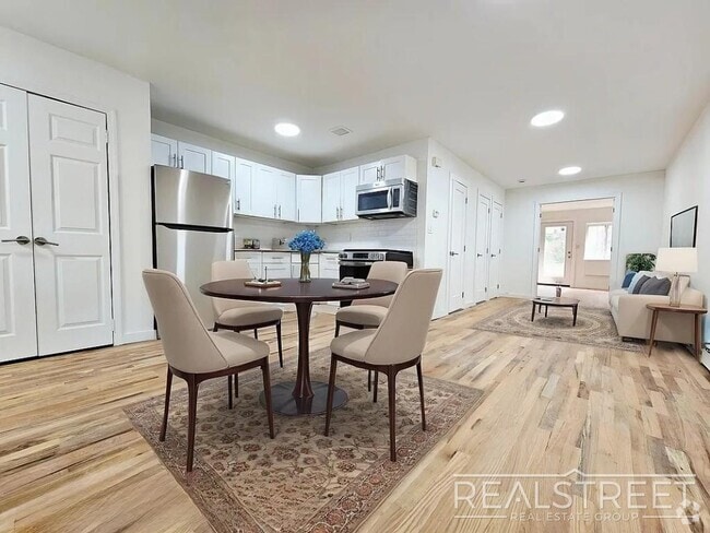 Building Photo - Massive 3BD/3BA Renovated Duplex with Home... Unit 1