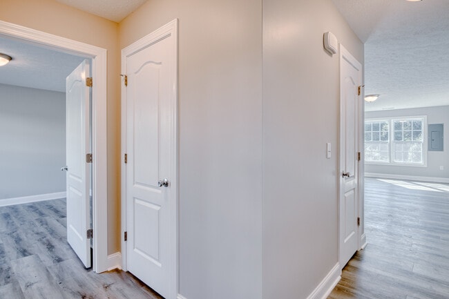 Photo - 220 Twisted Oak Dr NW