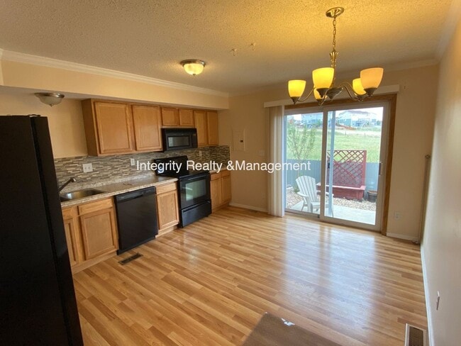 Photo - 2088 Oakcrest Cir