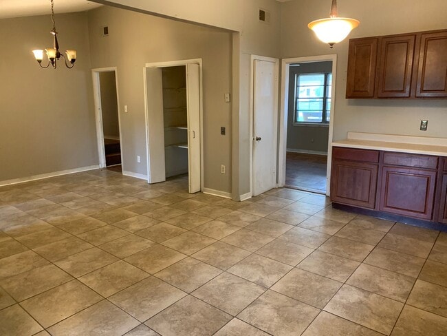 Photo - 1527 Bennington Cove