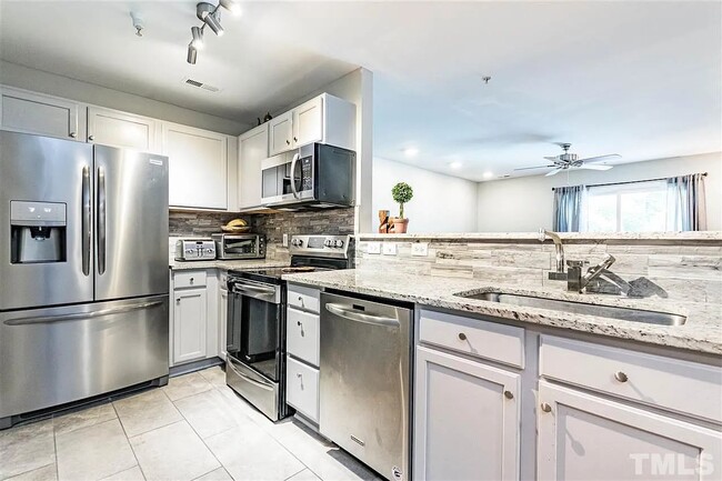Kitchen - 1950 Trailwood Heights Ln Condo Unit 203
