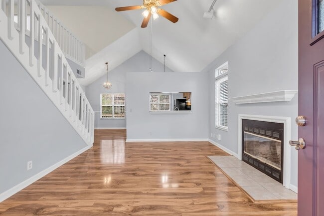 Photo - 5904 Colchester Dr