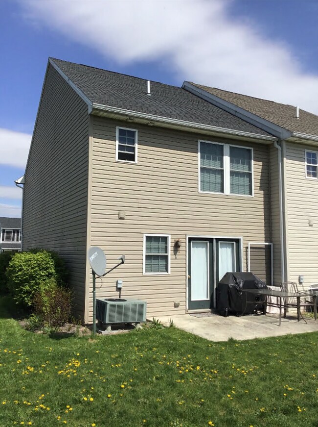 Photo - Well-Maintained 3 Bed/2.5 Bath Townhouse i...