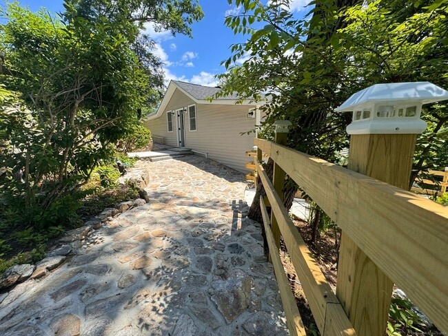 Building Photo - 22 Hemlock Trail