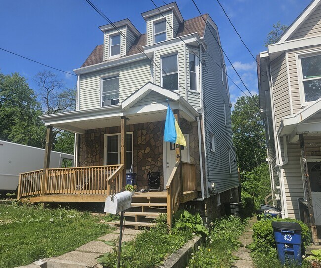 Photo - 804 Dubois St