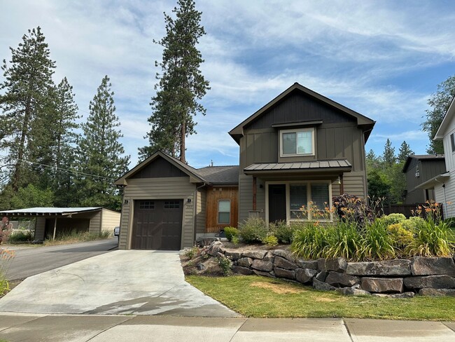 Latah Creek Craftsman 3 Bedroom 2 1/2 Bath... - Latah Creek Craftsman 3 Bedroom 2 1/2 Bath... House