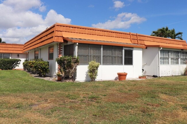 Photo - 166 Waterford D