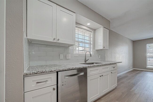 Photo - 7315 Housman