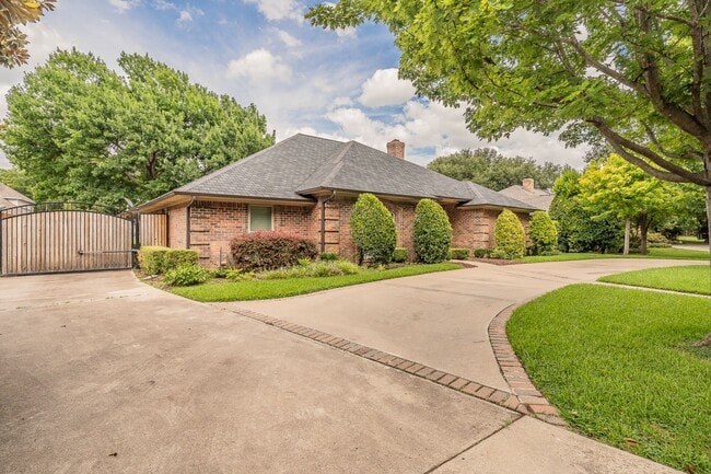 Photo - Stunning 4-bedroom, 3-bathroom