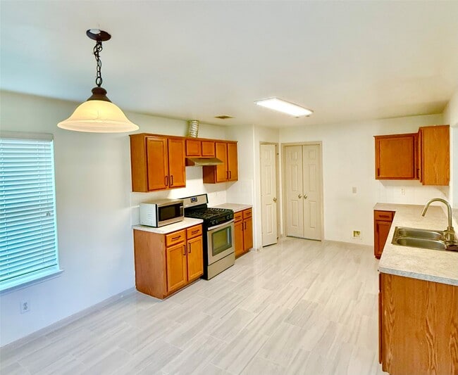 24726 Cobble Canyon Ln